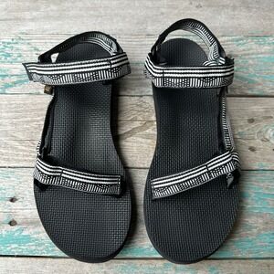 Teva Original Universal Sandal Women's Size 10 Adjust Strap Black White Outdoor